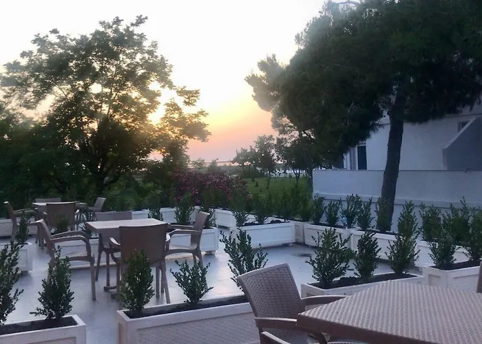 Pelikan Hotel Divjake