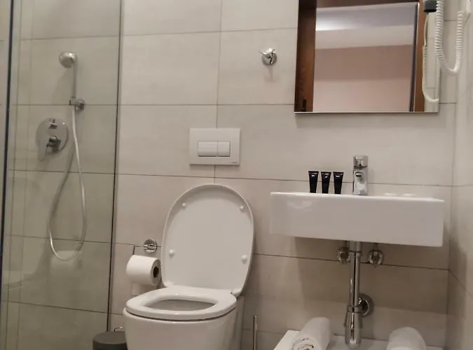 Hotel Pelikan Divjake